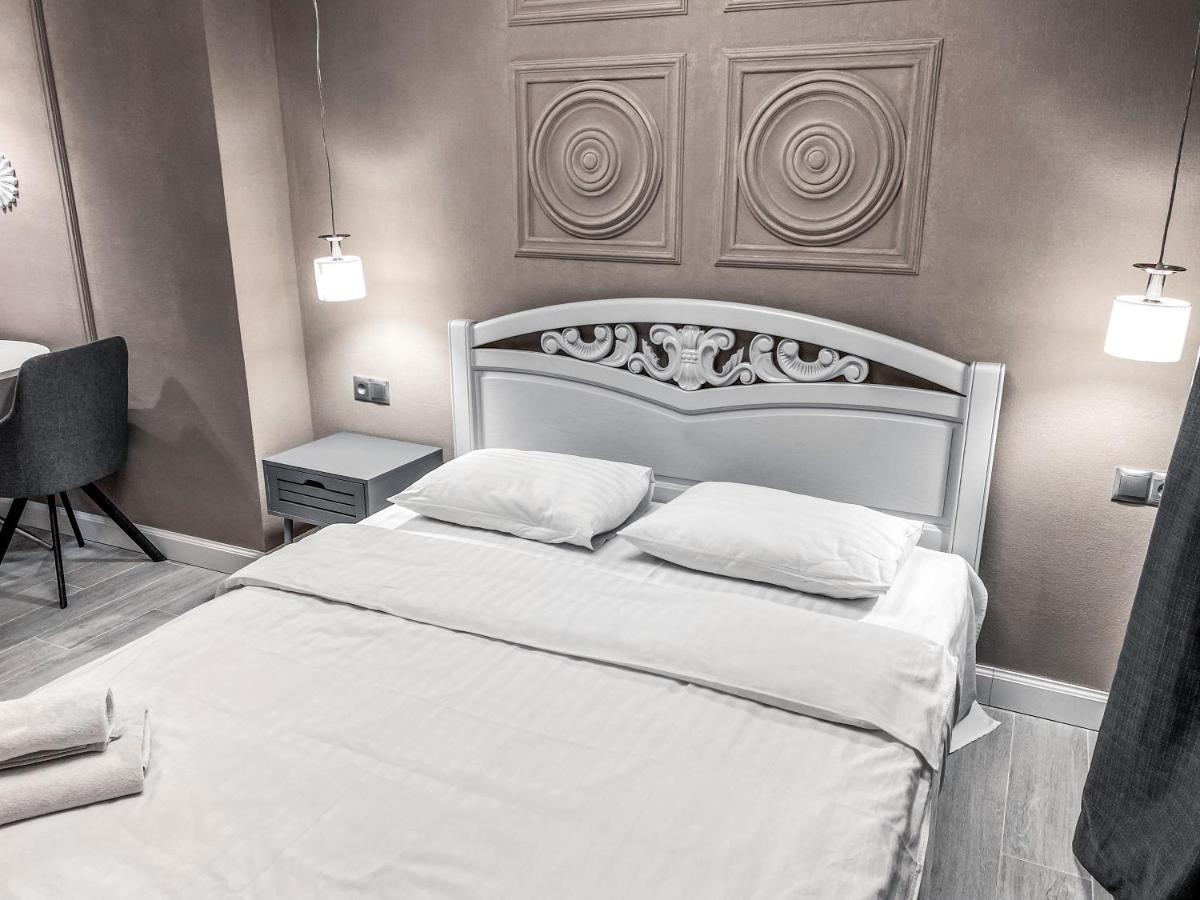 Opera Center Hotel & Apartments Lviv Bagian luar foto