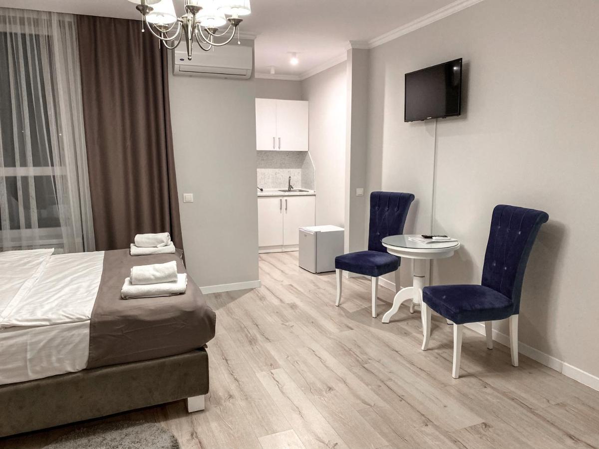 Opera Center Hotel & Apartments Lviv Bagian luar foto