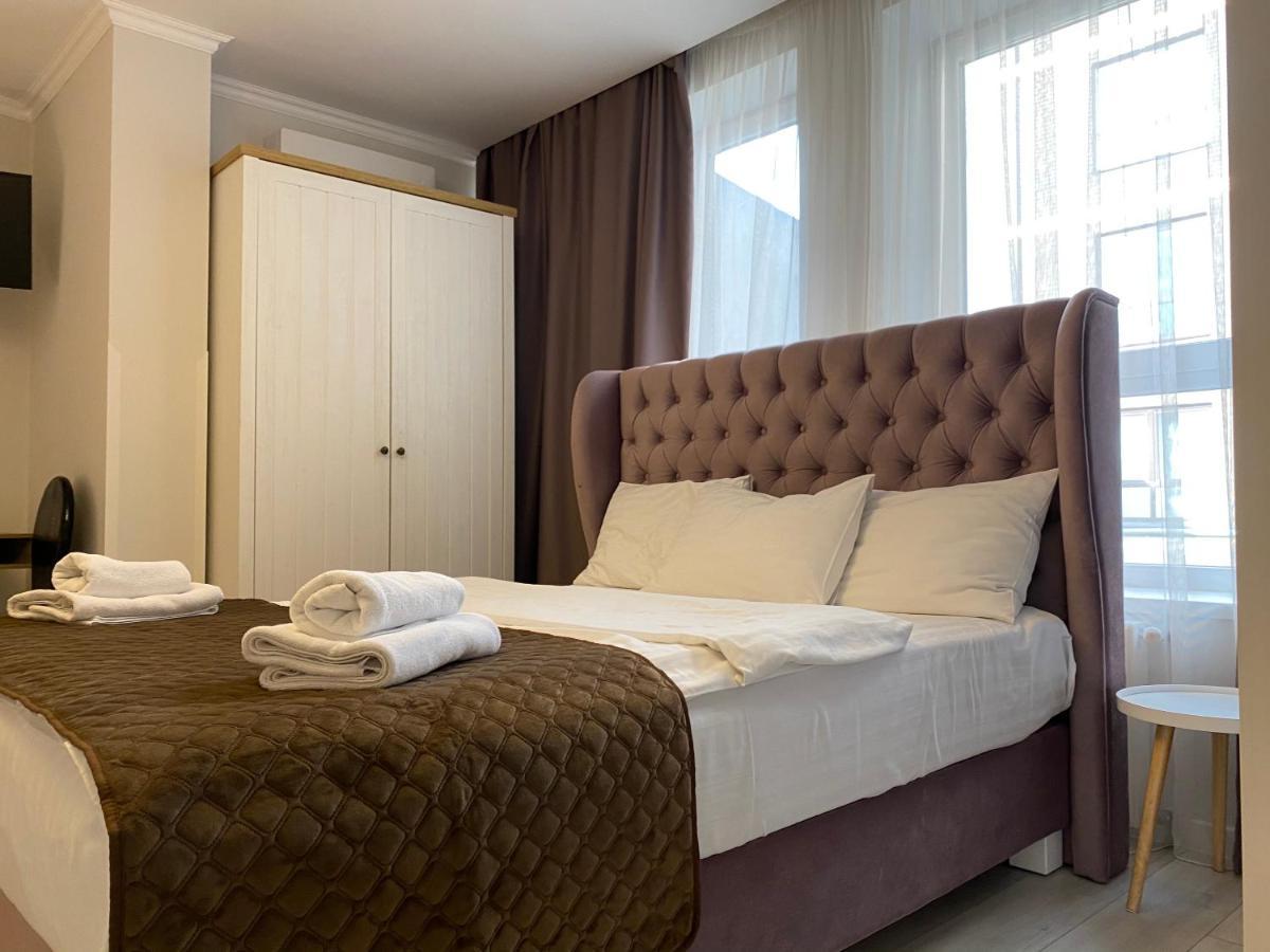 Opera Center Hotel & Apartments Lviv Bagian luar foto