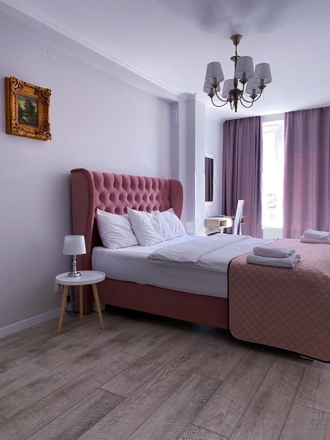 Opera Center Hotel & Apartments Lviv Bagian luar foto