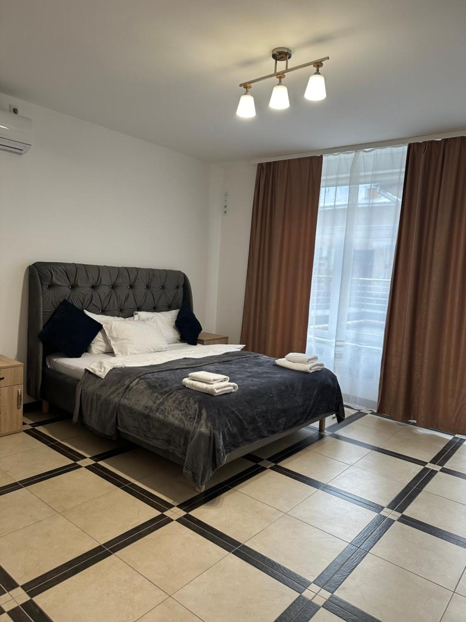 Opera Center Hotel & Apartments Lviv Bagian luar foto