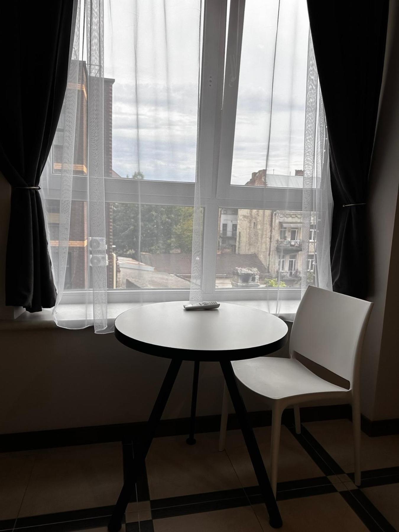 Opera Center Hotel & Apartments Lviv Bagian luar foto
