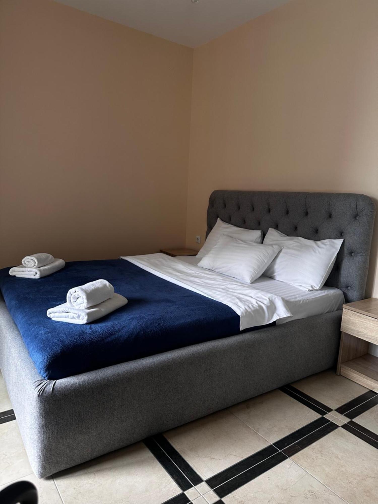 Opera Center Hotel & Apartments Lviv Bagian luar foto