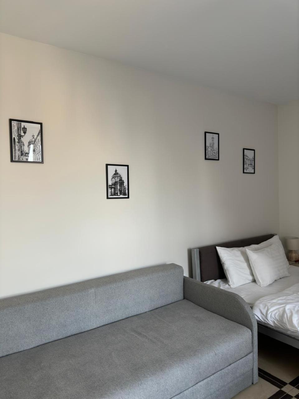 Opera Center Hotel & Apartments Lviv Bagian luar foto