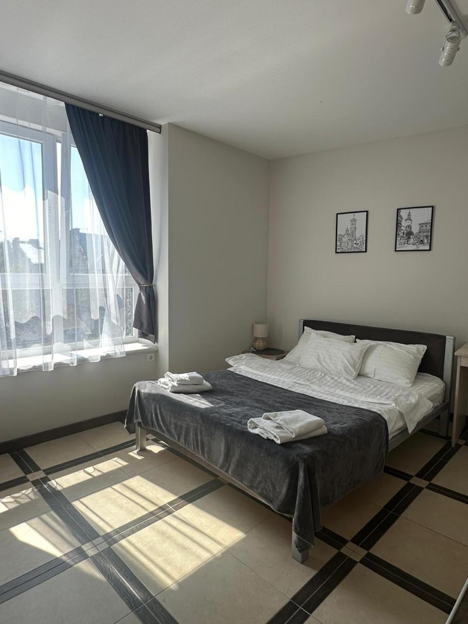Opera Center Hotel & Apartments Lviv Bagian luar foto