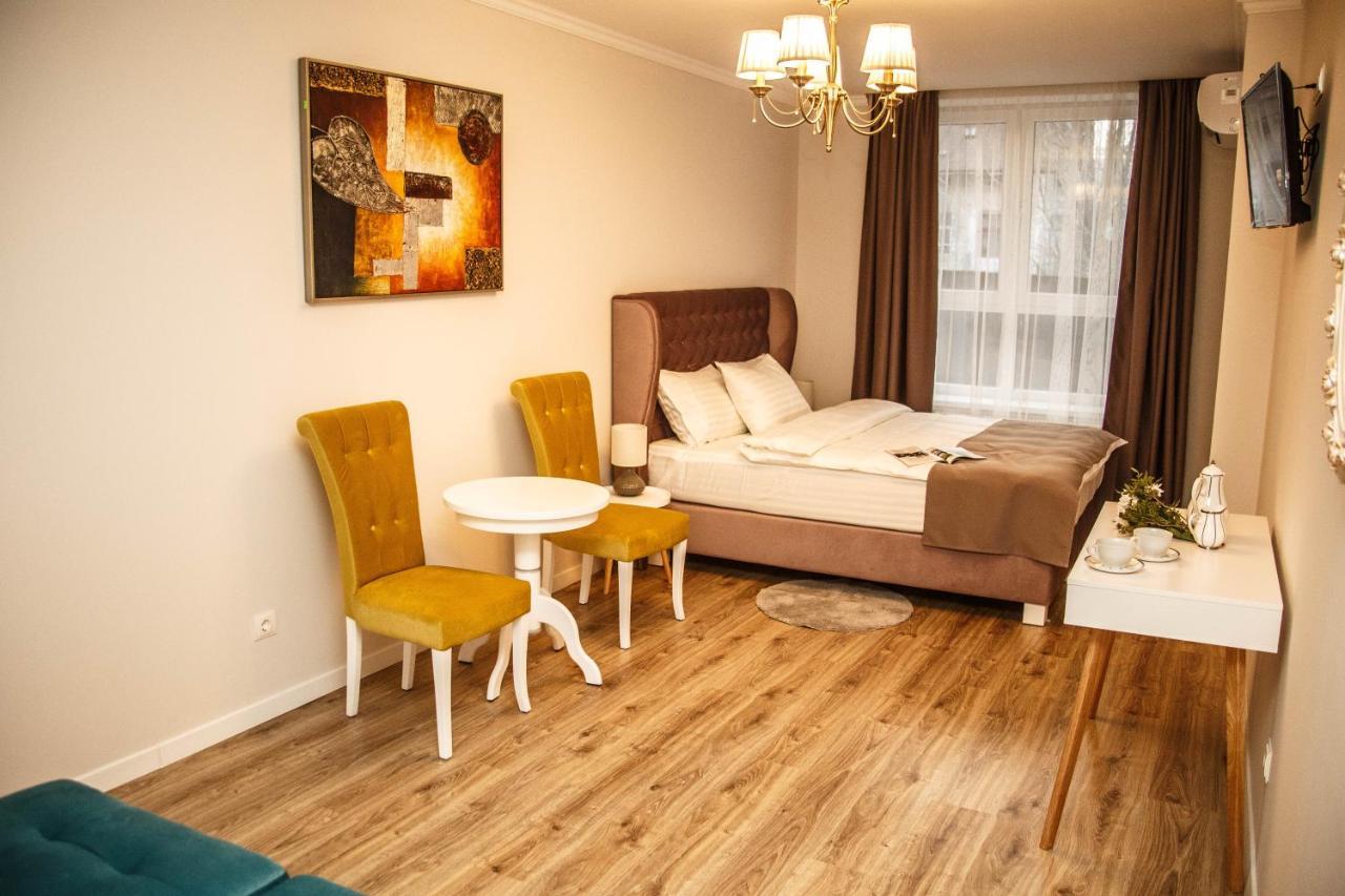 Opera Center Hotel & Apartments Lviv Bagian luar foto