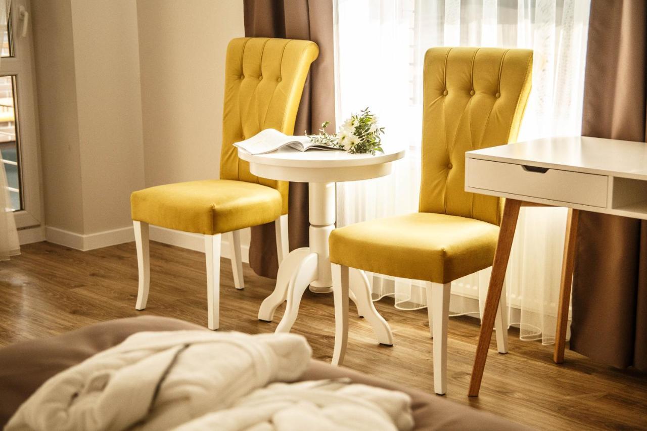 Opera Center Hotel & Apartments Lviv Bagian luar foto
