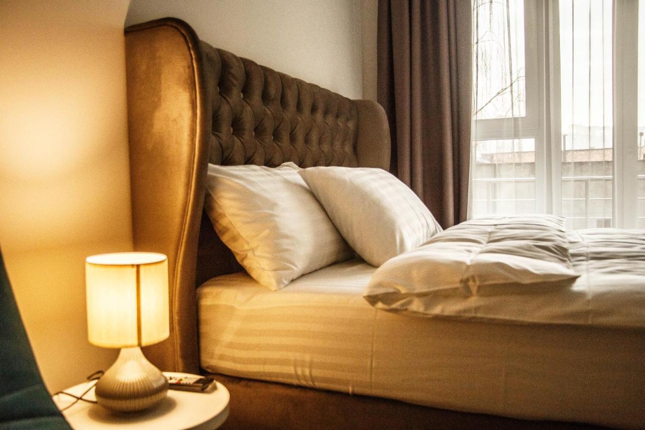Opera Center Hotel & Apartments Lviv Bagian luar foto