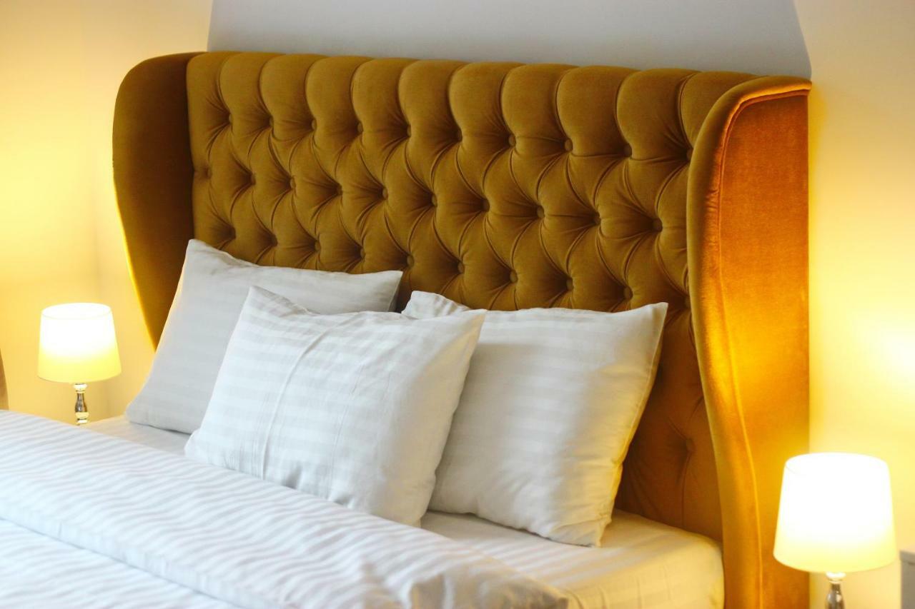 Opera Center Hotel & Apartments Lviv Bagian luar foto