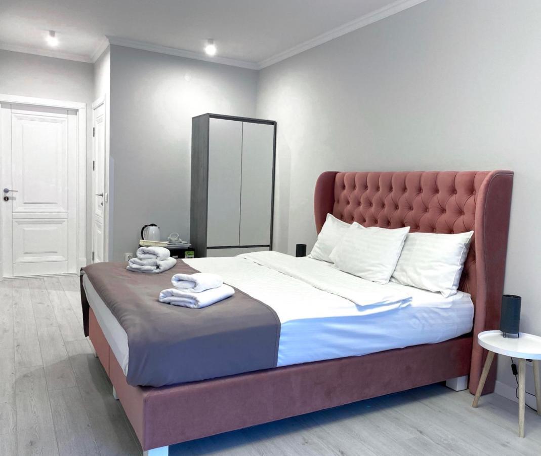 Opera Center Hotel & Apartments Lviv Bagian luar foto