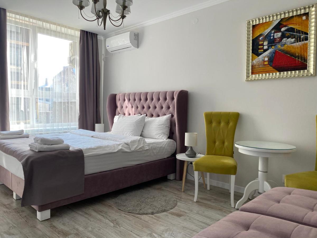 Opera Center Hotel & Apartments Lviv Bagian luar foto