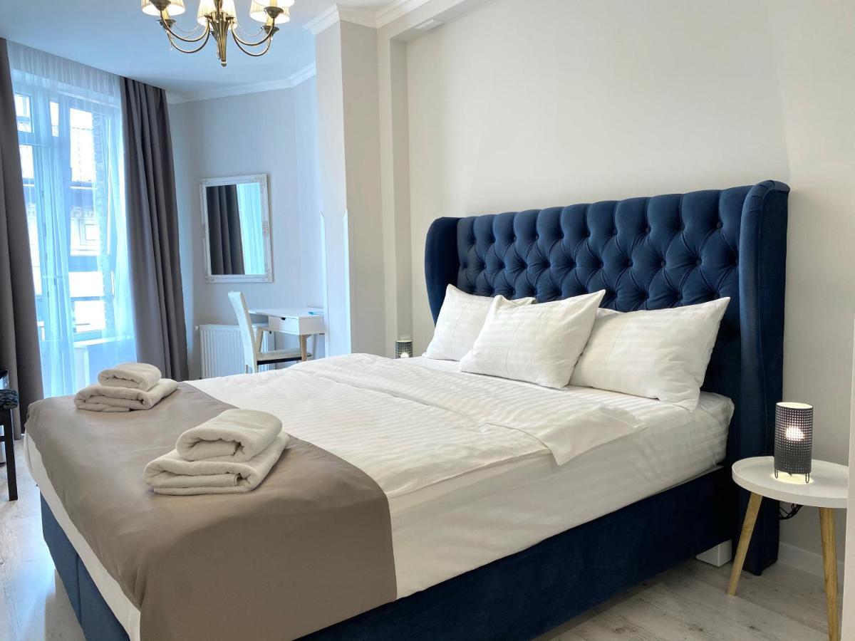 Opera Center Hotel & Apartments Lviv Bagian luar foto